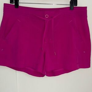 Athleta shorts women's sz 12 EUC LN fuchsia pink
